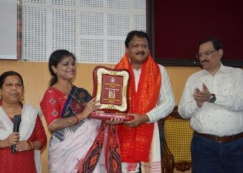 ଓଡ଼ିଆ ଭାଷା, ସାହିତ୍ୟ ଓ ସଂସ୍କୃତି ବିଭାଗର ନିର୍ଦ୍ଦେଶକଙ୍କୁ ବିଦାୟକାଳୀନ ସମ୍ବର୍ଦ୍ଧନା