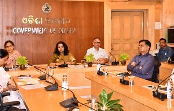 ସୁଭଦ୍ରା ଯୋଜନାର କାର୍ଯ୍ୟକାରିତା ସଂପର୍କରେ ଉନ୍ନୟନ କମିଶନରଙ୍କ ଜିଲ୍ଲାପାଳଙ୍କ ସହିତ ବୈଠକ