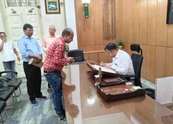 କାର୍ଯ୍ୟରେ ଯୋଗଦାନ କଲେ ମୟୂରଭଞ୍ଜର ନୂତନ ଜିଲ୍ଲାପାଳ ଶ୍ରୀ ହେମ କାନ୍ତ ସଏ