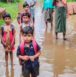 ସଂପୁର ବଣିଆସାହି ରାସ୍ତାରେ ଆଣ୍ଠୁଏ ପାଣି: ହୀନସ୍ତ ହେଉଛନ୍ତି ଗାଁଲୋକେ