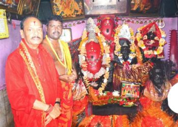 ରାଜ୍ୟପାଳଙ୍କ ଚିଲିକା ଗସ୍ତ : ଆଇ.ଏନ୍‌.ଏସ୍‌. ଚିଲିକା ପରିଦର୍ଶନ – ମା’ କାଳିଜାଇଙ୍କୁ ଦର୍ଶନ