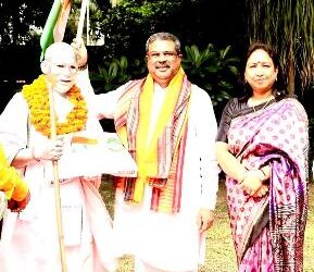 ଧର୍ମେନ୍ଦ୍ର ପ୍ରଧାନଙ୍କର ପୌରାହିତ୍ୟରେ ସିଲଭର ଗାନ୍ଧୀଙ୍କର ପଦଯାତ୍ରା ଉଦଯାପିତ