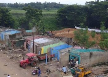ତତ୍କାଳୀନ ସରକାରଙ୍କ ଦ୍ଵାରା ଉଛେଦ ଗୋପର ଉଠାଦୋକାନୀ ଙ୍କ ଦୁଃଖ ବୁଝିବ କିଏ ?