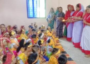 ଶିଶୁମାନଙ୍କ ଦ୍ଵାରା ରାଧା କୃଷ୍ଣ ବେଶଧାରୀ ଗୋପ ନଗର ପରିକ୍ରମା  