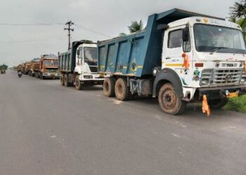 ଜଗତସିଂହପୁର ଜିଲ୍ଲା ବିରିଡି ତହସିଲ : 8 ଟି ବେଆଇନ ବାଲି ବୋଝେଇ ଟ୍ରକ ଓ ହାଇଓ୍ୱା ଜବତ