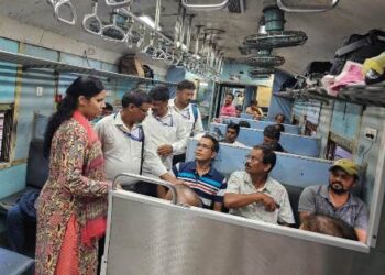 वाणीविहार पैसेंजर हॉल्ट पर”औचक टिकट जांच अभियान”