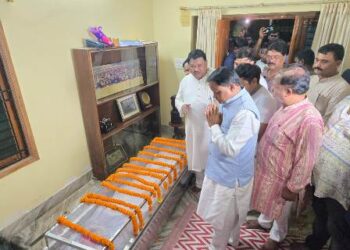 କେନ୍ଦ୍ର ମନ୍ତ୍ରୀ ଜୁଏଲ ଓରାମଙ୍କ ପତ୍ନୀ ଝିଙ୍ଗିଆ ଓରାମଙ୍କର ଡେଙ୍ଗୁରେ ନିଧନ ପରେ ଚିନ୍ତା ବଢିଛି