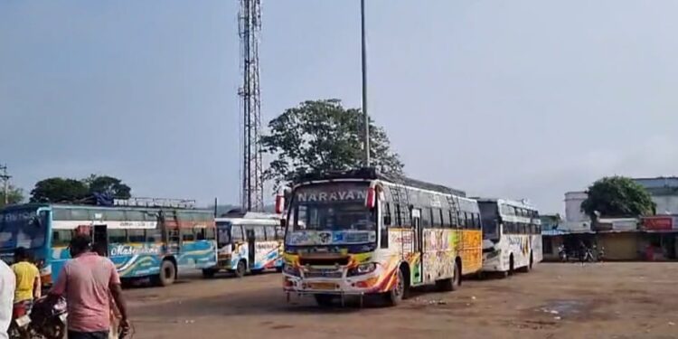 ଭାରତ ବନ୍ଦ ର ପ୍ରଭାବ : ସଂରକ୍ଷଣ ରାୟକୁ ବିରୋଧ କରି ବାଲିଗୁଡାରେ ବସ ଓ ଅଟୋ ଚଳାଚଳ ବନ୍ଦ