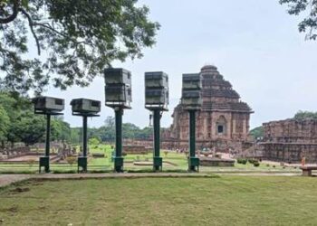 ପ୍ରୋଜେକ୍ଟର ଖରାପ : ସୂର୍ଯ୍ୟମନ୍ଦିର ଲାଇଟ୍ ଆଣ୍ଡ ସାଉଣ୍ଡ ସୋ ଅଚଳ – ପର୍ଯ୍ୟଟକ ନିରାଶ  