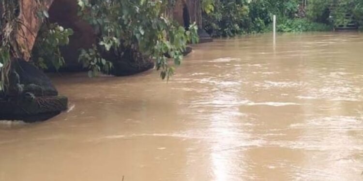 ବନ୍ୟା ଆଶଙ୍କା ଜଳକା ନଦୀର ଜଳସ୍ତର ଧୀରେ ଧୀରେ ବୃଦ୍ଧି ପାଇବାରେ ଲାଗିଛି