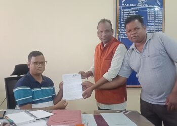 ମଶାଣୀ ଜମି ଚିହ୍ନଟ ଓ ଶବଦାହ ଗୃହ ନିର୍ମାଣ ପାଇଁ ଜିଲ୍ଲା ନାଗରିକ ଫୋରମ୍ ପକ୍ଷରୁ ଦାବୀ ପତ୍ର ପ୍ରଦାନ