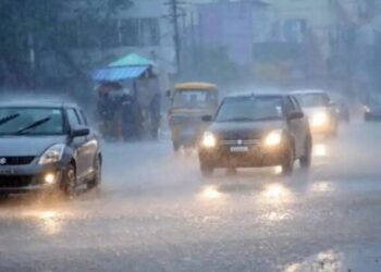 Sudden rain on Sunday night, ‘river’ on the roads of Pune