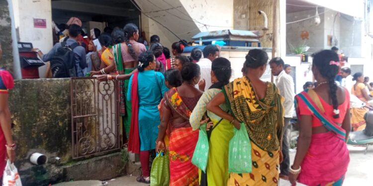 ଲୁଚ କାଳିର ଖେଳ ଓଟିପି ଆସିଲେ ସର୍ଭର୍ କଟି ଯାଉଛି : ସର୍ଭର୍ ଥିଲେ ଓଟିପି ଆସୁ ନାହିଁ – ସୁଭଦ୍ରା ଯୋଜନାରୁ କେଉଁମାନେ ବଞ୍ଚିତ ହେବେ