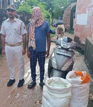 ଦେଶୀ ମଦ ସହ ସ୍କୁଟି ଜବତ, ଅଭିଯୁକ୍ତ କୋର୍ଟ ଚାଲାଣ 