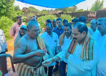 ଗୋଡାରାଈମୂଳ ଗ୍ରାମର ବାବା କପିଳେଶ୍ଵର ଦେବଙ୍କ ଭୂମି ପୂଜନ ଓ ଭିତି ପ୍ରସ୍ତର ସ୍ଥାପନ  କାର୍ଯ୍ୟକ୍ରମ ଅନୁଷ୍ଠିତ 