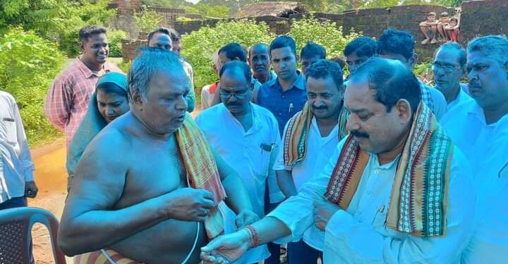 ଗୋଡାରାଈମୂଳ ଗ୍ରାମର ବାବା କପିଳେଶ୍ଵର ଦେବଙ୍କ ଭୂମି ପୂଜନ ଓ ଭିତି ପ୍ରସ୍ତର ସ୍ଥାପନ  କାର୍ଯ୍ୟକ୍ରମ ଅନୁଷ୍ଠିତ 