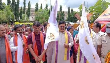 ସୁଭଦ୍ରା ଯୋଜନାର ପ୍ରଚାର ପ୍ରସାର : ଖୋର୍ଦ୍ଧା ଜିଲ୍ଲାରେ ୧୦ଟି ବ୍ଲକ ଓ ୪ଟି ସହରାଞ୍ଚଳ ପାଇଁ ପ୍ରଚାର ରଥକୁ ପତାକା ଦେଖାଇ ଶୁଭାରମ୍ଭ କରିଥିଲେ – ଆଇନ ଓ ଅବକାରୀ ମନ୍ତ୍ରୀ