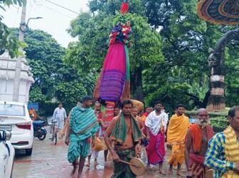 ମା’ଭଗବତୀଙ୍କ ପୀଠରେ ଷଷ୍ଠୀ ଓଷା, ପାର୍ବଣ ପ୍ରସ୍ତୁତି ପାଇଁ ଷଷ୍ଠୀ ବ୍ରତ ଧାରଣ କଲେ ସେବାୟତ