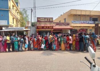 ସୁଭଦ୍ରା ଯୋଜନାରେ ଖୁସି ଠାରୁ କଷ୍ଟ ବଳିଗଲା : ହିତାଧିକାରୀମାନେ ସ୍ବାବଲମ୍ବୀ ହେବା ପୂର୍ବରୁ ବେମାର ନ ହୁଅନ୍ତୁ ?  
