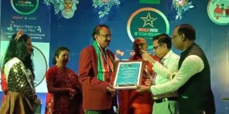 ଗଜପତି ଜିଲ୍ଲାରୁ ୩ ଜଣଙ୍କୁ ୨୦୨୪ ପାଇଁ ନେତାଜୀ ସୁଭାଷ ଚନ୍ଦ୍ର ଗ୍ଲୋବାଲ ଆଇକନ୍ ଲିଡର୍ ପୁରସ୍କାର ପ୍ରଦାନ