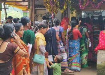 ସୁଭଦ୍ରା ଯୋଜନା ଟେନସନ୍ : କେୱାଇସି ଅପଡେଟ୍ ପାଇଁ ଜନସେବା କେନ୍ଦ୍ର ଆଗରେ ପ୍ରବଳ ଭିଡ଼