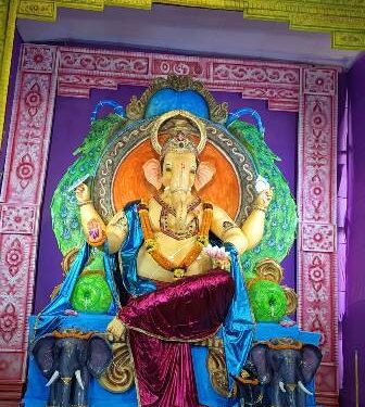 ବାଲିଗୁଡାରେ ଗଣେଷ ପୂଜା ପାଳିତ : ନୂତନ ଛାତ୍ର ଛାତ୍ରୀ ଖଡ଼ି ଛୁଆଁଇଲେ – ଚର୍ଚ୍ଚାରେ ୧୭ଫୁଟିଆ ଗଣେଷ ମୂର୍ତ୍ତି ପୂଜା