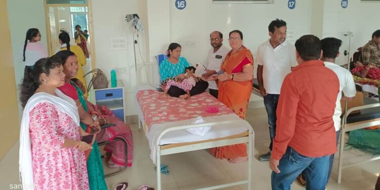 ମୋଦୀଙ୍କ ଜନ୍ମ ଦିବସ ଅବସରରେ ବିଜେପି ପାଳୁଛି ସେବା ସପ୍ତାହ: ଉପଖଣ୍ଡ ଚିକିତ୍ସାଳୟରେ ରୋଗୀଙ୍କୁ ଫଳ ବଣ୍ଟନ