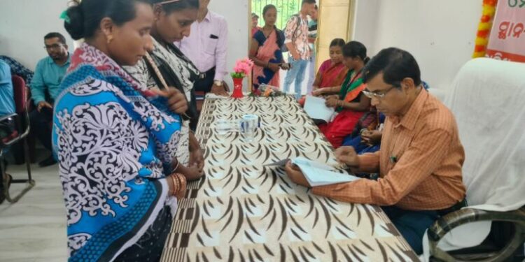 ଅନ୍ତର୍ବା ଠାରେ ଜିଲ୍ଲାପାଳଙ୍କ ଅଭିଯୋଗ ଶୁଣାଣି ଅନୁଷ୍ଠିତ …