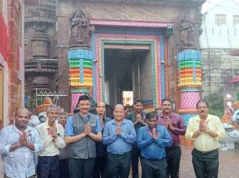 ପ୍ରବଳ ବର୍ଷା ସତ୍ତ୍ୱେ ଆନନ୍ଦ ବଜାର ସମେତ ଅନ୍ୟନ୍ୟ ବ୍ୟବସ୍ଥାର ସମୀକ୍ଷା କରିଥିଲେ : ମୁଖ୍ୟ ପ୍ରଶାସକ ଡଃ ଅରବିନ୍ଦ ପାଢୀ