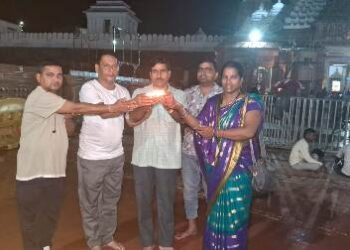 ମିଟୁଭାଇ ଙ୍କ ଆଶୁ ଆରୋଗ୍ୟ ପାଇଁ ଶ୍ରୀମନ୍ଦିର ସିଂହଦ୍ୱାର ଠାରେ ଦୀପଦାନ
