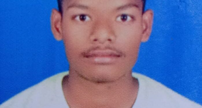 କେରେବା ଗ୍ରାମର ଛାତ୍ର ନବେଶ ଶବର ଚର୍ଚ୍ଚାରେ ପଡିଛି – ଡାକ୍ତର ପାଠ ପଡିବେ ବୁର୍ଲା ବିମ୍ ସାର