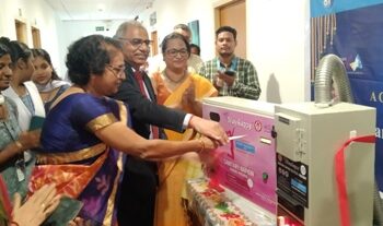ରାଜ୍ୟର ବିଭିନ୍ନ ଶିକ୍ଷାନୁଷ୍ଠାନକୁ କାନାରା ବ୍ୟାଙ୍କର ସାନିଟାରୀ ନ୍ୟାପକିନ୍‌ ଭେଣ୍ଡିଂ ମେସିନ୍ ଓ ସାନିଟାରୀ ନ୍ୟାପକିନ୍ ଡିସପୋଜାଲ ମେସିନ ବିତରଣ