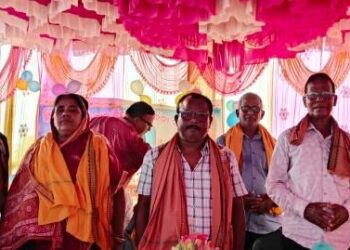 ପ୍ରଧାନଶିକ୍ଷୟତ୍ରୀଙ୍କୁ ଅବସରକାଳୀନ ବିଦାୟୀ ସମ୍ବର୍ଦ୍ଧନା ଉତ୍ସବ