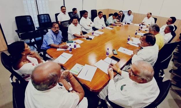 ବିଜେଡିର ଉପଦେଷ୍ଟା କମିଟି ବୈଠକ : ବିଜେପି ସରକାରଙ୍କ ବିଫଳତାକୁ ଲୋକଙ୍କ ପାଖରେ ପହଞ୍ଚାଇବୁ – ବିଜେଡି