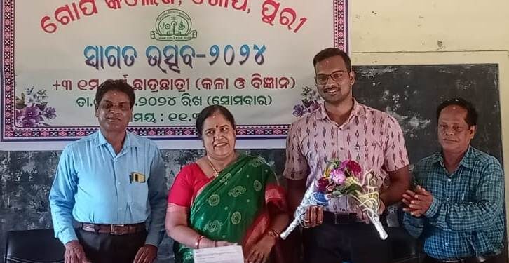 ଯୁକ୍ତ ତିନି ଛାତ୍ରଛାତ୍ରୀ ଙ୍କୁ ସ୍ଵାଗତ ସମ୍ବର୍ଦ୍ଧନା