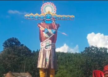 ବାଲିଗୁଡାରେ ଦଶହରା ଓ ରାବଣ ପୋଡି ଉତ୍ସବ ଆୟୋଜିତ : ଆତସବାଜି ରେ କମ୍ପିଲା ମିନିଷ୍ଟାଡିୟମ