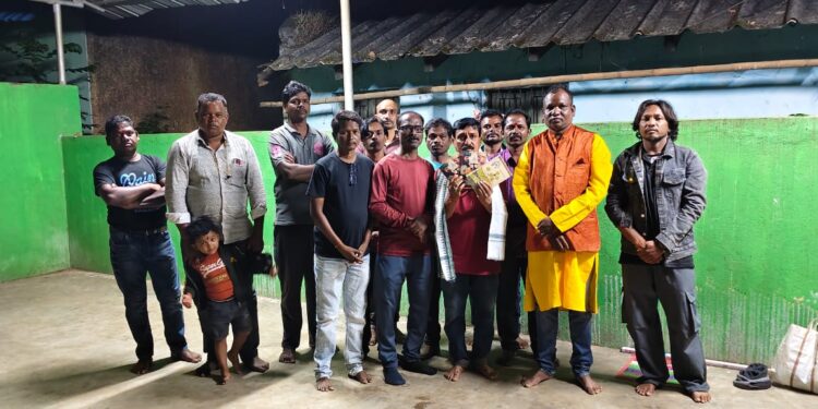 କନ୍ଧମାଳ କଳା ବିକାଶ କେନ୍ଦ୍ର ପକ୍ଷରୁ ନାଟକ ” ଆହେ ନୀଳ ଶଇଳ” ଏବଂ “ଫୁଲ” ର ବହି ପୂଜନ କାର୍ଯ୍ୟକ୍ରମ ଅନୁଷ୍ଠିତ