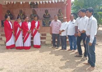 ଶ୍ରୀରାମକୃଷ୍ଣ ଆଦର୍ଶ ଶିକ୍ଷାକେନ୍ଦ୍ର ନୟାଗଡ଼ ପରିସରରେ ସହିଦ କଷ୍ଟି ଡାକୁଆଙ୍କ ଜୟନ୍ତୀ ଓ ବିଶ୍ବ ବରିଷ୍ଠ ନାଗରିକ ଦିବସ ପାଳିତ