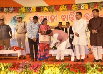 ପୁରୀରେ ହବିଷ୍ୟାଳୀ ମା’ ମାନଙ୍କୁ ବ୍ରତ ସରଞ୍ଜାମ ପ୍ରଦାନ କଲେ ମୁଖ୍ୟମନ୍ତ୍ରୀ