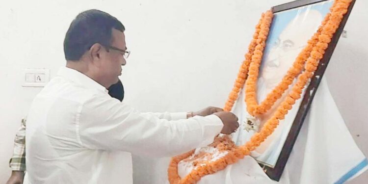 ରଣପୁର ବ୍ଲକ ବିଜେଡି ଦଳ ପକ୍ଷରୁ ଗାଁକୁ ଚାଲ ଅଭିଯାନ ଶୁଭାରମ୍ଭ ଓ ଗାନ୍ଧୀ, ଶାସ୍ତ୍ରୀ ଜୟନୀ ପାଳିତ