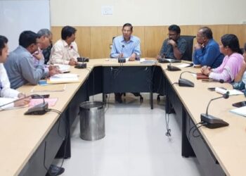 ପାରଳାଖେମୁଣ୍ଡି ସ୍ଥିତ ଜିଲ୍ଲାପାଳଙ୍କ କାର୍ଯ୍ୟାଳୟ ଠାରେ ଜିଲ୍ଲାସ୍ତରୀୟ ମତ୍ସ୍ୟ ଓ ପ୍ରାଣୀସମ୍ପଦ ମେଳା ନିମନ୍ତେ ପ୍ରସ୍ତୁତି ବୈଠକ ଅନୁଷ୍ଠିତ