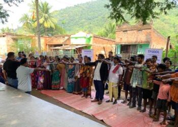 ଟିପିଏସ୍ଓଡିଏଲ୍ ପକ୍ଷରୁ ଦକ୍ଷିଣ ଓଡ଼ିଶାରେ ପଥପ୍ରାନ୍ତ ନାଟକ ଆୟୋଜିତ –  ନାଟକ ମାଧ୍ୟମରେ ଦିଆଯାଉଛି ଦୁର୍ନୀତି ବିରୋଧୀ ସଚେତନତା ବାର୍ତ୍ତା