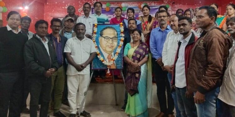 ଭଦ୍ରକ ଜିଲ୍ଲା ସଂସ୍କୃତି ଭବନ ଠାରେ ସଂସ୍କୃତ-ଭାଷାରେ ସମ୍ବିଧାନ : ଆଲୋଚନା ଚକ୍ର ସମ୍ଭିଧାନ ର ବର୍ତ୍ତମାନ ସ୍ଥିତି ଓ ଭବିଷ୍ୟତ ଉନ୍ମୋଚନ