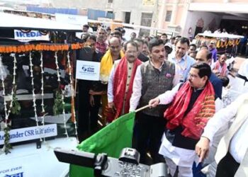 ଇରେଡାର ସିଏସ୍‌ଆର୍ ଅଭିଯାନ : ଶ୍ରୀଜଗନ୍ନାଥ ମନ୍ଦିରରେ କେନ୍ଦ୍ରମନ୍ତ୍ରୀ ଶ୍ରୀ ପ୍ରହଲ୍ଲାଦ ଯୋଶୀଙ୍କ ଦ୍ୱାରା ୧୦ ବ୍ୟାଟେରିଚାଳିତ ଯାନର ଲୋକାର୍ପଣ
