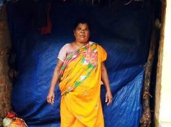 ବାଟ ହୁଡ଼ିଛି ପ୍ରଧାନମନ୍ତ୍ରୀ ଆବାସ ଯୋଜନା, ଭଙ୍ଗା ଚାଳଘରେ ମୁଣ୍ଡ ଗୁଞ୍ଜିଛନ୍ତି ଅସହାୟ ପରିବାର