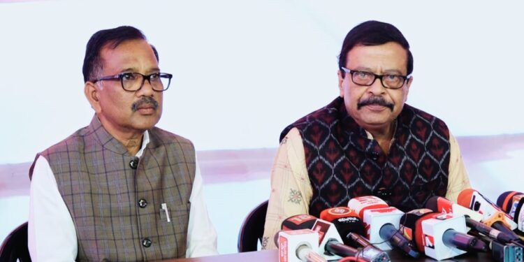 ରଙ୍ଗ ବଦଳାଇବାରେ ଓସ୍ତାଦ ହେଉଛି ବିଜେଡି : ସୁରେଶ ପୁଜାରୀ