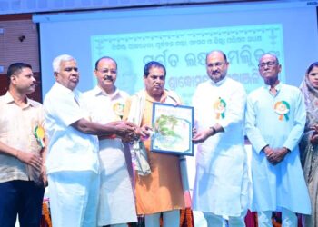ପୂର୍ବତନ ମନ୍ତ୍ରୀ ସ୍ୱର୍ଗତ ଲକ୍ଷ୍ମଣ ମଲ୍ଲିକଙ୍କ ଶ୍ରାଦ୍ଧ ସଭାରେ ଡଃ ଆର୍ଯ୍ୟ କୁମାର ଜ୍ଞାନେନ୍ଦ୍ର ସମ୍ବର୍ଦ୍ଧିତ