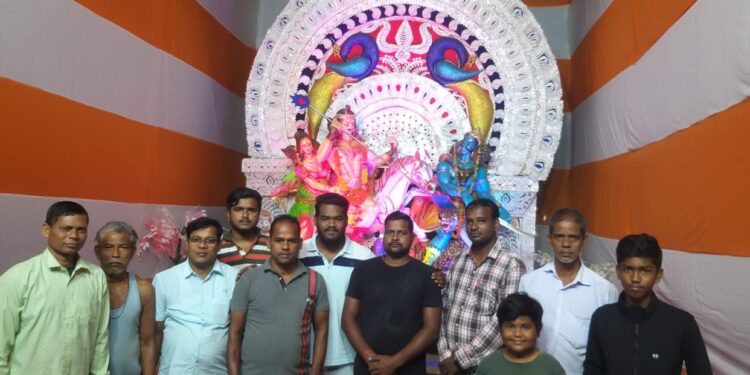 କାର୍ତ୍ତିକ ପୂର୍ଣ୍ଣିମାରେ ଶ୍ରଦ୍ଧାଳୁମାନେ ନଦୀ ନାଳରେ ଡ଼ଙ୍ଗା ଭଷାଇ ଶିବଙ୍କୁ ଦର୍ଶନ କଲେ