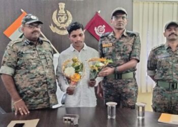 ଦୁର୍ଦ୍ଦାନ୍ତ ମାଓନେତା ଦାଶୁରଙ୍କ ଅଙ୍ଗ ରକ୍ଷକ କ୍ୟାଡର ମାଓବାଦୀ ବିଜା ର ଆତ୍ମସମର୍ପଣ