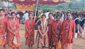 ଦୁତିପଡା କନ୍ୟାଶ୍ରମରେ ବ୍ଲକସ୍ତରୀୟ ସର୍ଗିଫୁଲ କାର୍ଯ୍ୟକ୍ରମ ଅନୁଷ୍ଠିତ